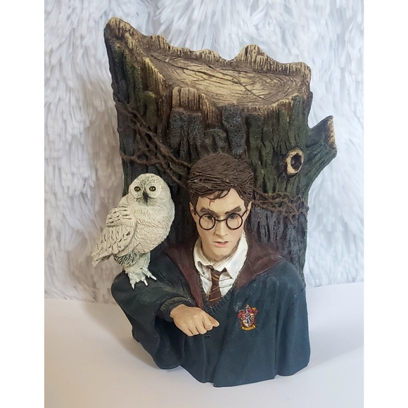 Sold! NECA Harry Potter And Hedwig 3-D Bookend - Picture 1 of 5